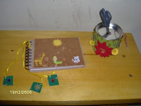 Le carnet et la bo�te � ficelle